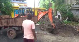 Bhatpara: ভাটপাড়ার ২০ নম্বর ওয়ার্ডে আতপুর নতুন পাড়ায় পুকুর ভরাটের কাজ রুখে দিল পুরসভা 