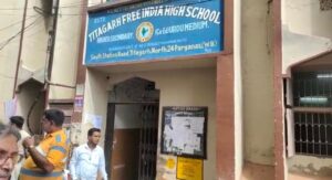 Titagarh: টিটাগড়ে ক্লাস চলাকালীন স্কুলের ছাদে বোমা বিস্ফোরণ 