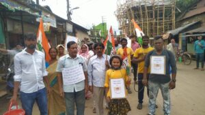 Howrah: যুব সমাজের আদর্শ স্বামী বিবেকানন্দের বাণীকে পাথেয় করে ডেঙ্গু নিধনে এগিয়ে চললেন ৮ নম্বর ওয়ার্ডের তৃণমূল সভাপতি দীপক মজুমদার মহাশয় 