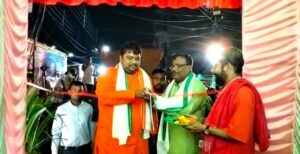 Bhatpara: ভাটপাড়ায় একাধিক পুজোর উদ্বোধন ও বস্ত্র বিতরণে তৃণমূল নেতা প্রিয়াঙ্গু পান্ডে