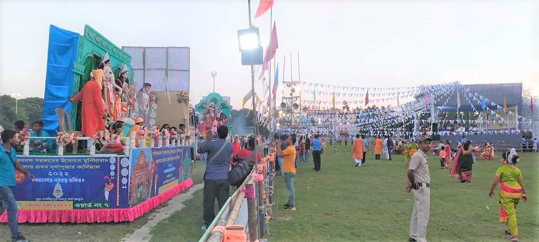 Durga Puja carnival Murshidabad: মুর্শিদাবাদ জেলার বহরমপুরে কড়া নিরাপত্তায় দুর্গাপুজো কার্নিভাল 