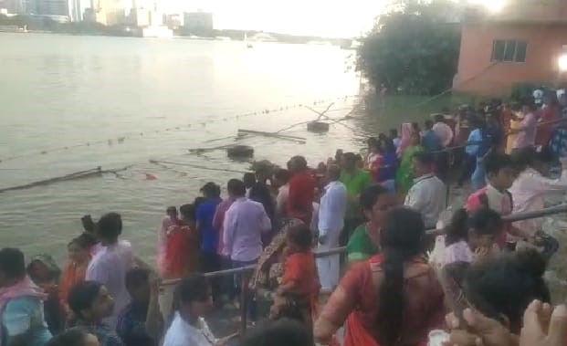 Howrah: হাওড়ার শিবপুর ঘাটে ছট পুজো স্নান করতে এসে জলে তলিয়ে মৃত্যু এক মহিলার