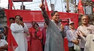 Mohammed Salim: শুভেন্দু মমতার পা ধরছে, মমতা মোদির র পা ধরছে, আবার দুইজন মিলে মোহন ভগবতের পা ধরবে, দুর্নীতি ও সাম্প্রদায়িক রাজনীতিতে বিজেপি ও তৃণমূলকে কটাক্ষ সেলিমের