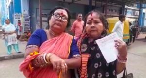 Barrackpore: কামারহাটি সাগরদত্ত হাসপাতালে রোগীর সঙ্গিনীকে মারধোর করার অভিযোগ উঠল এক নিরাপত্তারক্ষীর বিরুদ্ধে 
barrackpore-barrackpore-a-security-guard-has-been-accused-of-assaulting-a-patients-wife-at-kamarhati-sagardatta-hospital-west-bengal-india-ei-yug