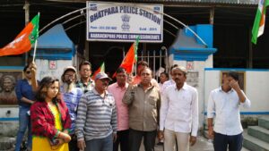 Barrackpore: অখিল গিরির কুরুচিকর মন্তব্যের প্রতিবাদে ভাটপাড়া ও টিটাগড় থানায় বিজেপির বিক্ষোভ