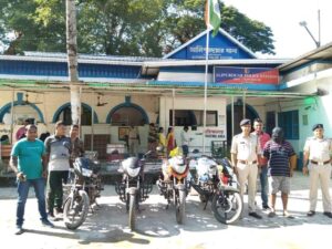 Alipurduar: চারটি চোরাই মোটর সাইকেলে সহ এক ব্যক্তিকে গ্রেফতার করলো আলিপুরদুয়ার পুলিশ
alipurduar-alipurduar-police-arrested-one-person-with-four-stolen-motorcycles-west-bengal-india-ei-yug