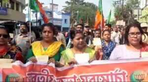Birbhum: পঞ্চায়েত ভোটের আগে চিঠির মধ্য দিয়ে শক্তি প্রদর্শন বিরোধীদল বিজেপির
birbhum-opposition-bjps-show-of-strength-through-letters-ahead-of-panchayat-polls-west-bengal-india-ei-yug
