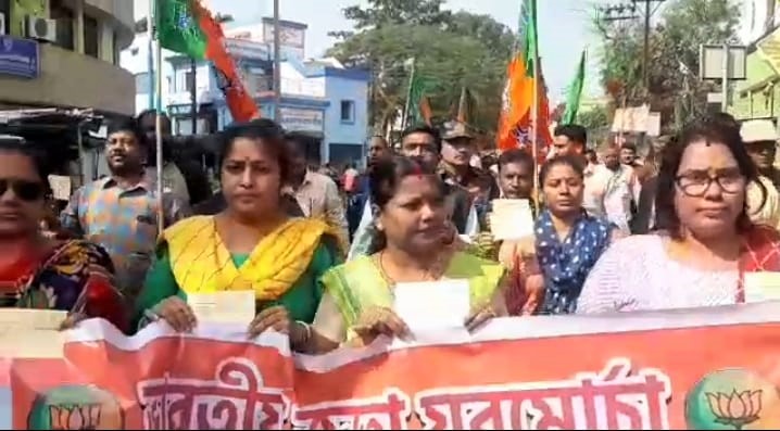 Birbhum: পঞ্চায়েত ভোটের আগে চিঠির মধ্য দিয়ে শক্তি প্রদর্শন বিরোধীদল বিজেপির birbhum-opposition-bjps-show-of-strength-through-letters-ahead-of-panchayat-polls-west-bengal-india-ei-yug