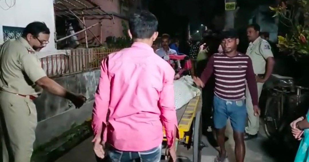 Naihati: মানসিক অবসাদে গলায় ফাঁস লাগিয়ে আত্মঘাতী বৃদ্ধা নৈহাটিতে