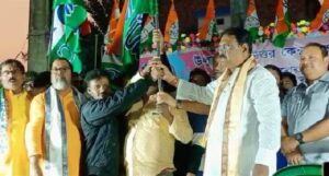 AMTA Howrah: হাওড়ার আমতায় ৫০০ বিজেপি কর্মীর তৃণমূলে যোগদান 
amta-howrah-500-bjp-workers-join-trinamool-at-amta-howrah-west-bengal-india-ei-yug
