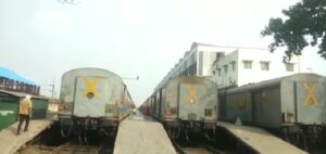 Santragachi: হাওড়ার সাঁতরাগাছি রেল ইয়ার্ডে কাজ করার সময় দুঘর্টনায় মৃত্যু রেল কর্মীর 