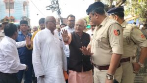 Barrackpore: খড়দা খাল সংস্কারের শুভ সূচনা 
Sovandeb Chattopadhyay, Partha Bhowmick, Saugata Roy, 
barrackpore-good-start-for-kharda-canal-renovation-west-bengal-india-ei-yug