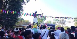 Alipurduar: তাসাটি চা বাগানে বীর বীরসা মুন্ডার পূর্ণাবয়ব মূর্তির আবরন উন্মোচন 
alipurduar-unveiling-of-veer-birsa-munda-full-length-statue-at-tasati-tea-garden-west-bengal-india-ei-yug