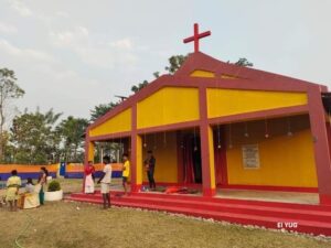Merry christmas Alipurduar: সাত বছর বাদে বড়দিনের আনন্দে মেতে উঠলো মধু চা বাগানের শ্রমিক মহল্লা