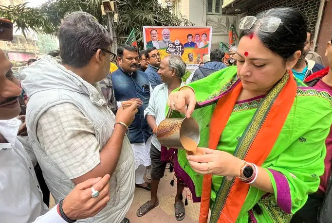 Agnimitra Paul,: বিধাননগরে চায়ে পে চর্চা য় অগ্নিমিত্রা পাল