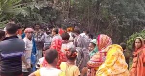 HOWRAH: তৃতীয় শ্রেণীর ছাত্রীর দেহ উদ্ধারকে ঘিরে উত্তেজনা হাওড়ায়
howrah-there-is-excitement-around-the-recovery-of-the-body-of-the-third-class-girl-west-bengal-india-ei-yug