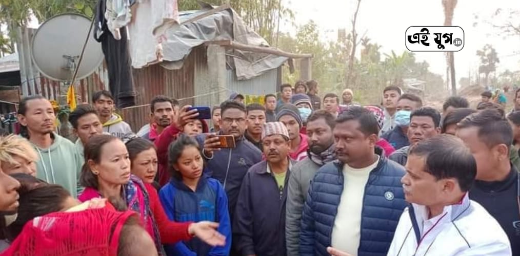 Alipurduar: বিপন্ন বাসিন্দাদের পাশে থাকার আশ্বাস দিলেন তৃণমূল জেলা সভাপতি