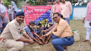 MALDA: পুলিশের বৃক্ষরোপন কর্মসূচি