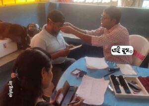 MALDA: পুলিশের উদ্যোগে বাস চালকদের চক্ষু পরীক্ষা শিবির