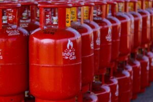 Lpg Gas: বাণিজ্যিক গ্যাস সিলিন্ডারের দাম ৪৮ টাকা বাড়লো 