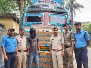 Jalpaiguri: পাচারের পথে উদ্ধার প্রচুর পরিমান ব্র‍্যান্ডেড হুইস্কি ,গ্রেপ্তার এক