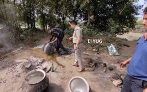 Jalpaiguri: অবৈধ মদ তৈরির ঠেক ভাঙ্গলো পুলিশ 