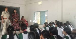 Jalpaiguri: উচ্চ বিদ্যালয়ের ছাত্র ছাত্রীদের নিয়ে সচেতনতা শিবির পুলিশের