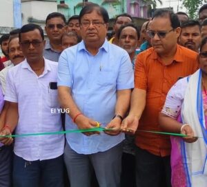 coochbehar: রাস্তার কাজের শুভ সূচনা করলেন উত্তরবঙ্গ উন্নয়ন মন্ত্রী উদয়ন গুহ