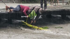 hollong setu : হলং সেতু পরিদর্শন প্রশাসনিক কর্তাদের 
