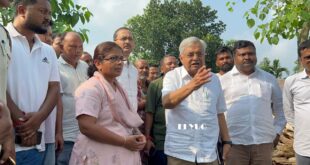 Alipurduar: কুমারগ্রাম ব্লকের ভল্কা বারোবিশা দুই নম্বর গ্রাম পঞ্চায়েতের বন্যা বিধ্বস্ত এলাকায় পঞ্চায়েত মন্ত্রী