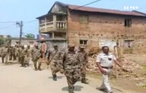 Murshidabad: মুর্শিদাবাদ জেলার বিভিন্ন এলাকায় যৌথভাবে রুটমার্চ কেন্দ্রীয় বাহিনী ও রাজ্য পুলিশের 