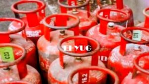 Gas : বুকিং এর পরেও গ্যাস সিলিন্ডার না পেয়ে গ্যাস ডিলারের দোকানে বিক্ষোভ গ্রাহকদের 