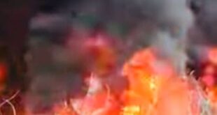 MALDA: ঘন বসতি এলাকায় মজুত রাখা প্লাস্টিক ও রাবারে ভয়াবহ আগুন, ক্ষয়ক্ষতির পরিমাণ কয়েক লক্ষ টাকা