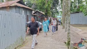 Alipurduar: প্রতিবন্ধীদের ভোটগ্রহণ শুরু হল বাড়ি বাড়ি গিয়ে 