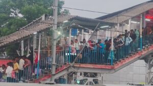 VOTE: দ্বিতীয় দফার ভোটের আগে উত্তরবঙ্গের ট্রেন গুলিতে উপচে পড়া ভিড়