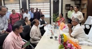 kolkata: প্রাণী সম্পদ বিকাশ বিভাগে মন্ত্রী হিসেবে দায়িত্ব গ্রহণ করলেন মাননীয় দিলীপ ঘোষ
