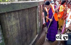 Agnimitra Paul: দুর্গাপুর বাসস্ট্যান্ডে পরিচ্ছন্নতা অভিযানে রাজ্যের পুর ও নগরোন্নয়ন মন্ত্রী অগ্নিমিত্রা পাল