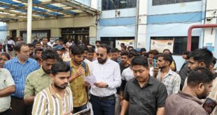 kolkata: মুখ্যমন্ত্রীর নির্দেশে এসএসকেএম ট্রমা কেয়ার সেন্টার পরিদর্শনে ক্রীড়া ও যুব কল্যাণ মন্ত্রী ডাঃ ইন্দ্রনীল খাঁ