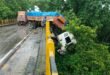 Alipurduar: বিপদজনক ভাবে ঝুলে রয়েছে ১৬ চাকার গাড়ি