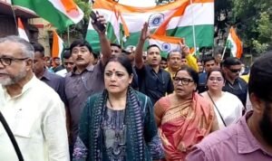 Tiranga Yatra KOLKATA : শিয়ালদহ স্টেশন থেকে ধর্মতলা পর্যন্ত তেরঙ্গা যাত্রায় পুর ও নগরোন্নয়ন মন্ত্রী অগ্নিমিত্রা পাল