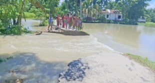 Alipurduar: গদাধর নদীর বাঁধ ভাঙলো বোরাগাড়ীতে জনজীবন বিপর্যস্ত