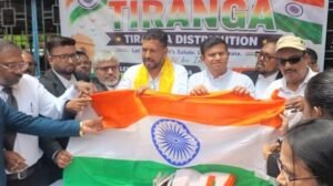 Har ghar tiranga : শিলিগুড়ি আদালতে ‘হর ঘর তিরঙ্গা’ কর্মসূচিতে উপস্থিত পর্যটন মন্ত্রী ডঃ শঙ্কর ঘোষও আইন মন্ত্রী বিরাজ বিশ্বাস 