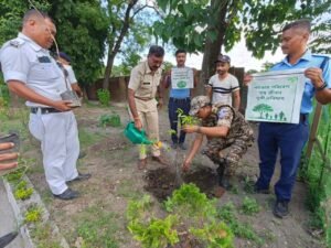 siliguri: শিলিগুড়ি পুলিশ কমিশনারেটের উদ্যোগে বৃক্ষরোপণ কর্মসূচি 