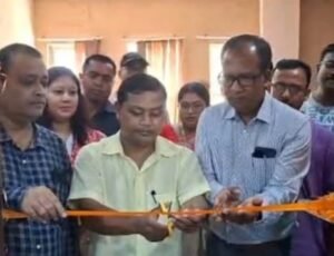 siliguri: শিলিগুড়ির তেনজিং নোরগে বাস টার্মিনাসে ডর্মিটরি ও লাউঞ্জ এর উদ্বোধন করলেন পরিবহন দপ্তরের প্রতিমন্ত্রী আনন্দময় বর্মন