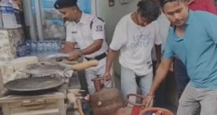 Jalpaiguri: হোটেল সহ বিভিন্ন খাবারের দোকানে ডোমেস্টিক গ্যাস সিলিন্ডার ব্যবহার বন্ধের লক্ষ্যে অভিযান এনফোর্সমেন্ট বিভাগের