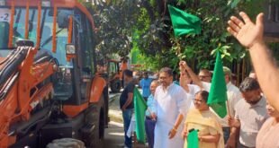 siliguri: শহরকে পরিচ্ছন্ন রাখতে নতুন উদ্যোগ পৌর নিগমের ,উদ্বোধন হলো কয়েকটি বর্জ্য ব্যবস্থাপনা গাড়ির