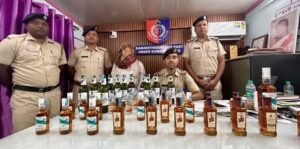 Alipurduar: মহানবমীর রাতে পুলিশের অভিযান ,উদ্ধার প্রচুর মদ